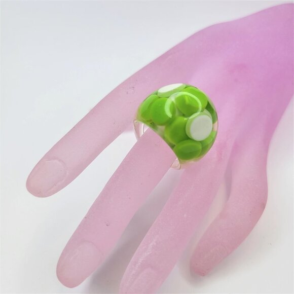 Chunky Oval Shape Resin Ring With Green and White Pill Beads Lucite Large Ring - Picture 2 of 9
